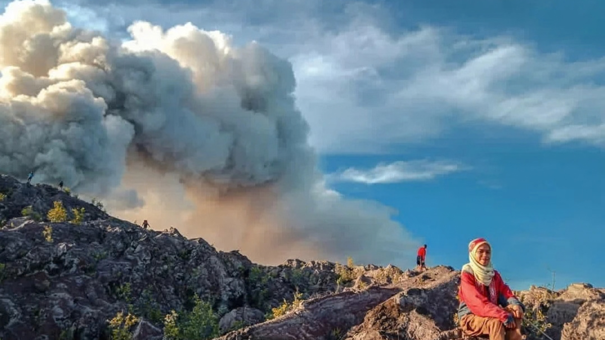 Mount Dukono Volcano Hike: Complete Guide For Halmahera
